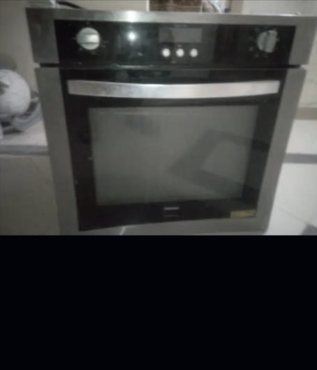 Pizza maker microwave oven