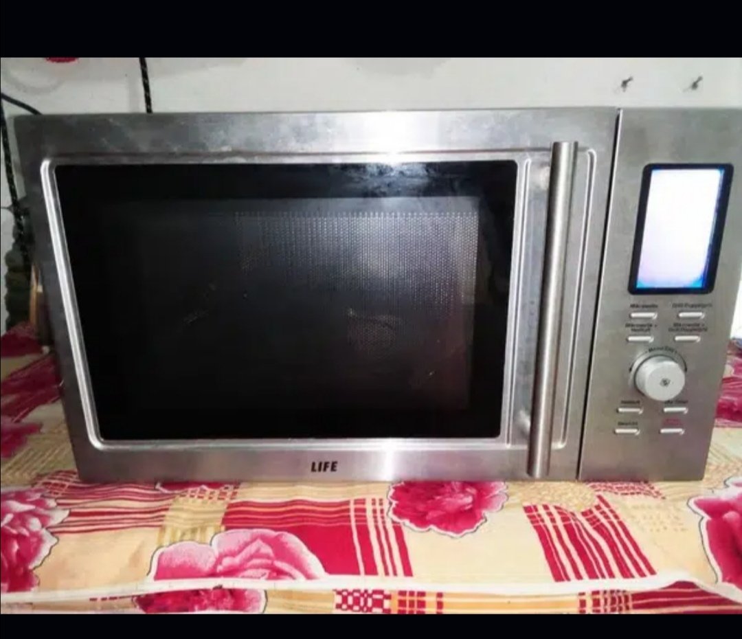 microwave oven