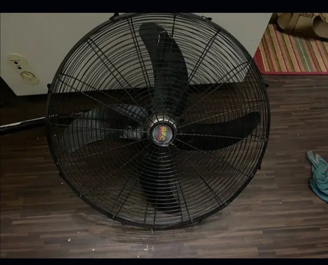 GFC WALL BRACKET FAN 24 INCH BLACK