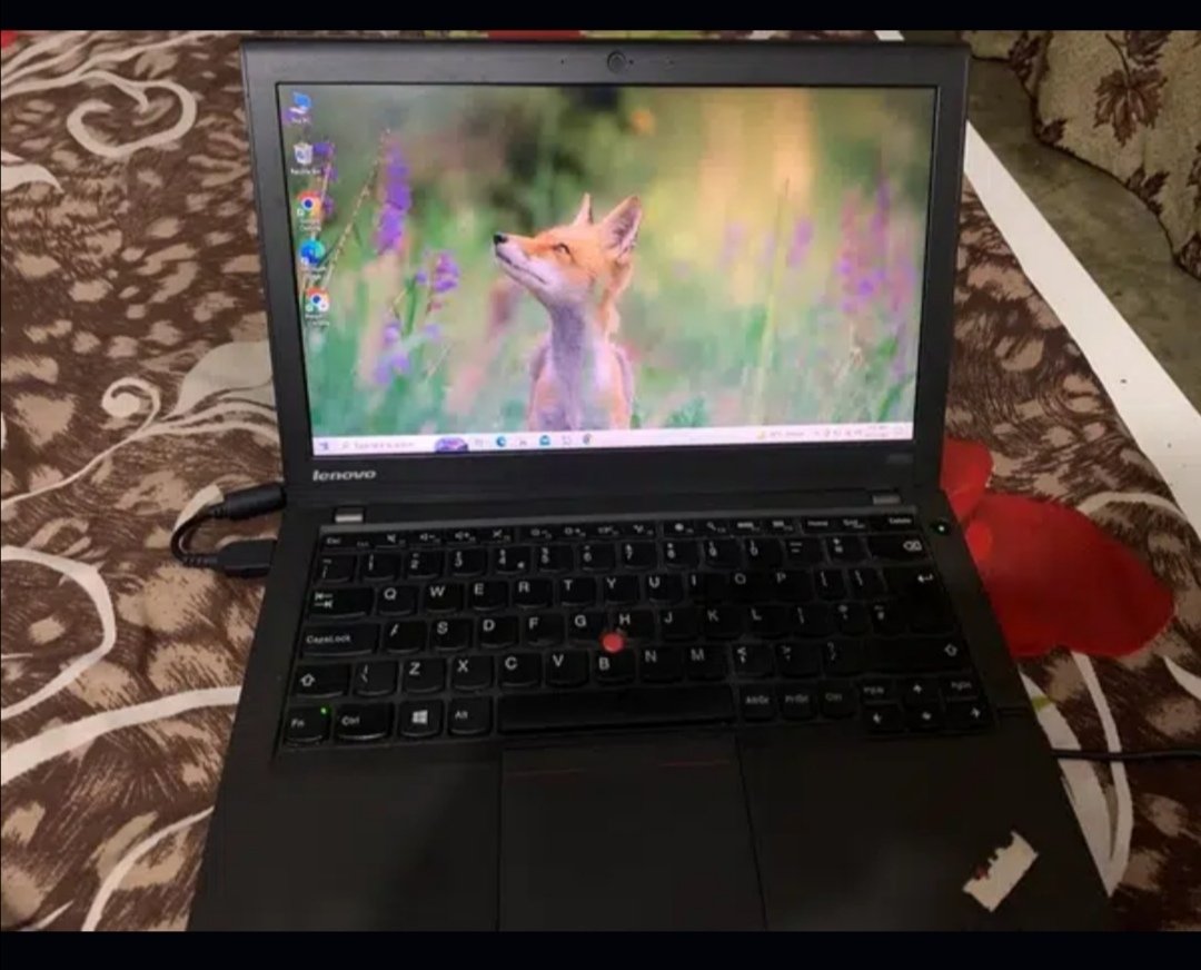 lonovo x240 i7 8gb ram 300gb