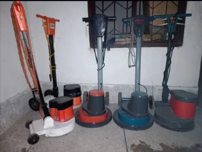 Wet and dry vacuum cleaner single motor