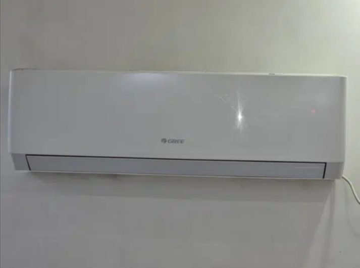 GREE Air conditioner white spliter AC 1.5 ton with warrenty