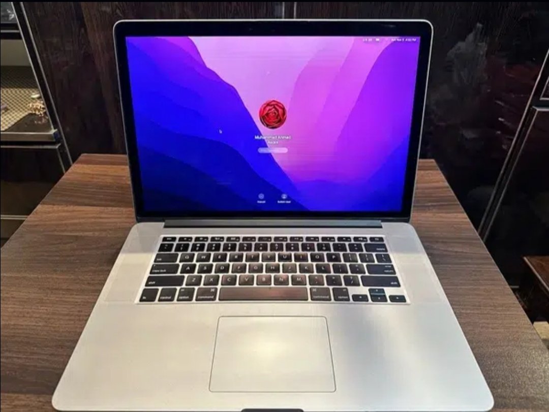 MacBook Pro mid 2015 15 Inch i7 16GB 256 SSD