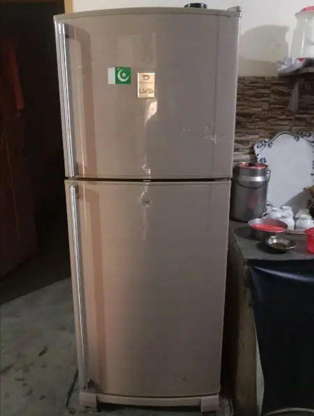 dowlance full size frige for sale