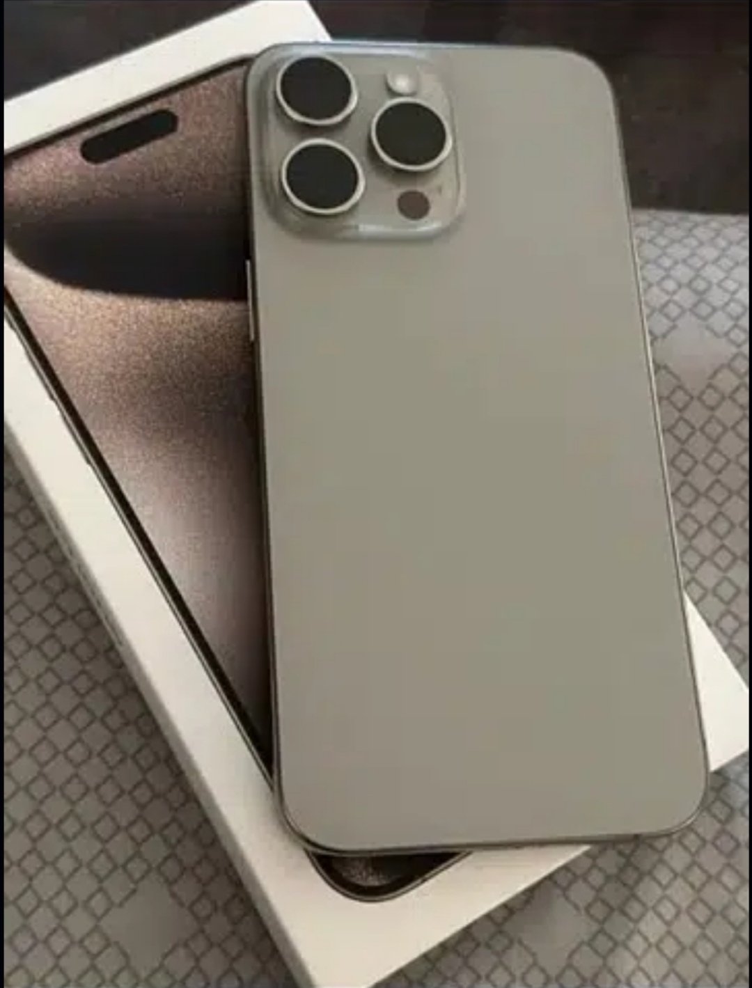 Iphone 15 pro max 256gb HK natural titanium