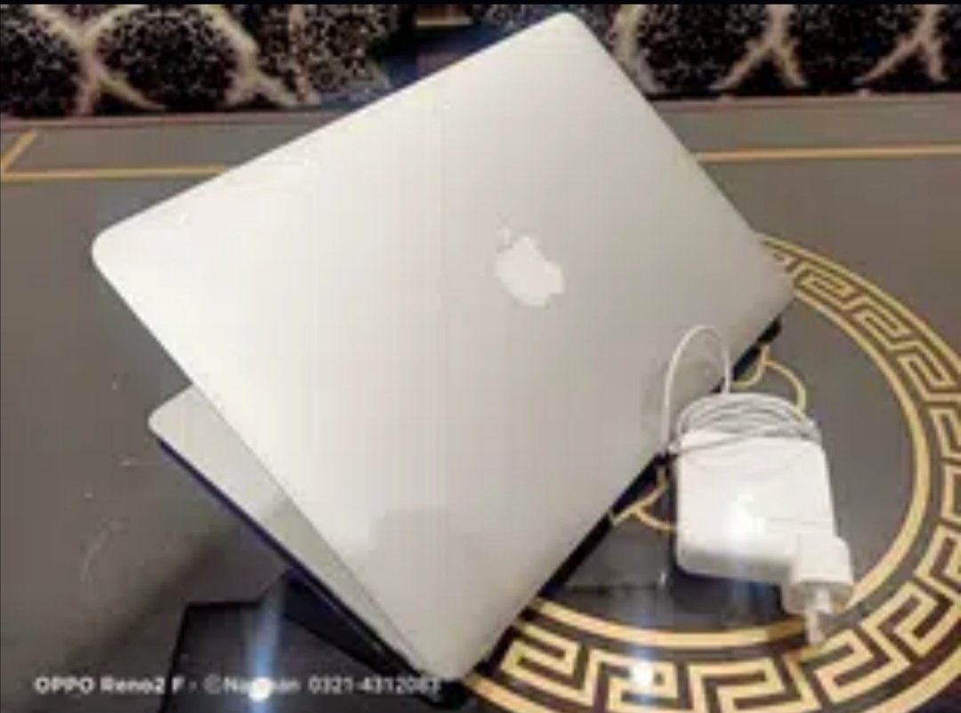 Apple MacBook Air 2017, Core i7, 8GB RAM, 500GB Apple SSD,13″ Display