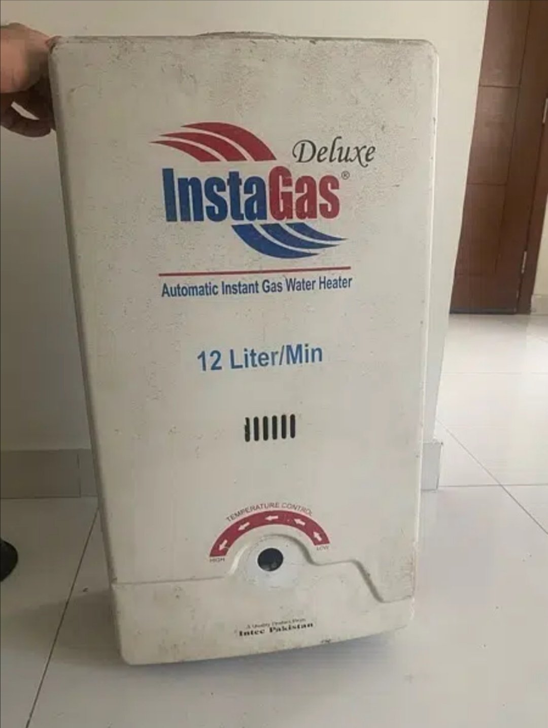 Gas Geezer 12Litr/Per min in A1 working condition.