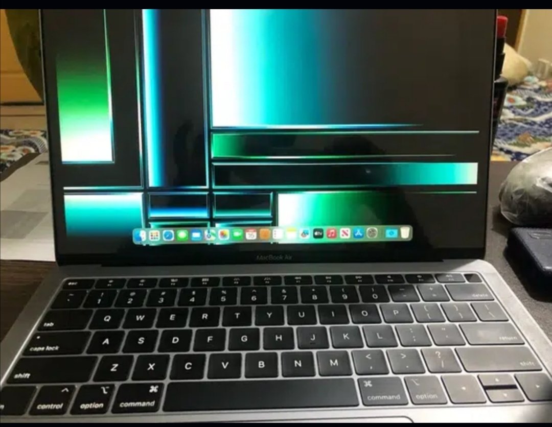 MacBook Air 2018 model 10/10 condition