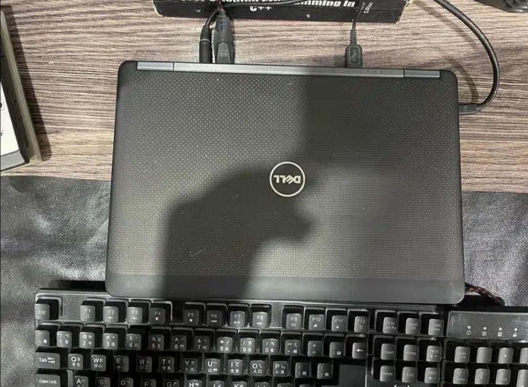 dell latitude E7250 8gb ram 128gb ssd touchb