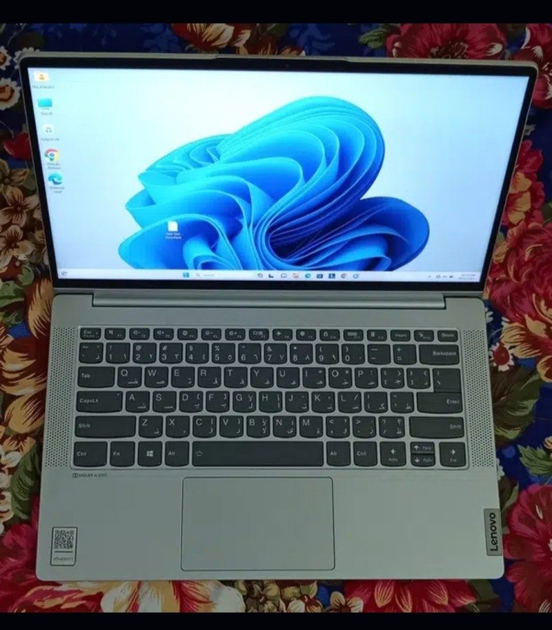 LENOVO Snapdragon8C=Core i7 11thGEN Adreno675 (8GB/256GB) 14″1080P LED