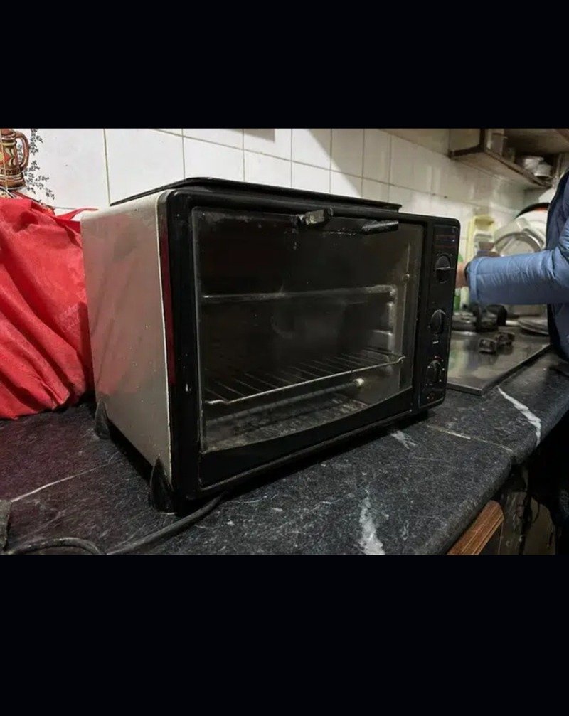 baking oven in good working condition