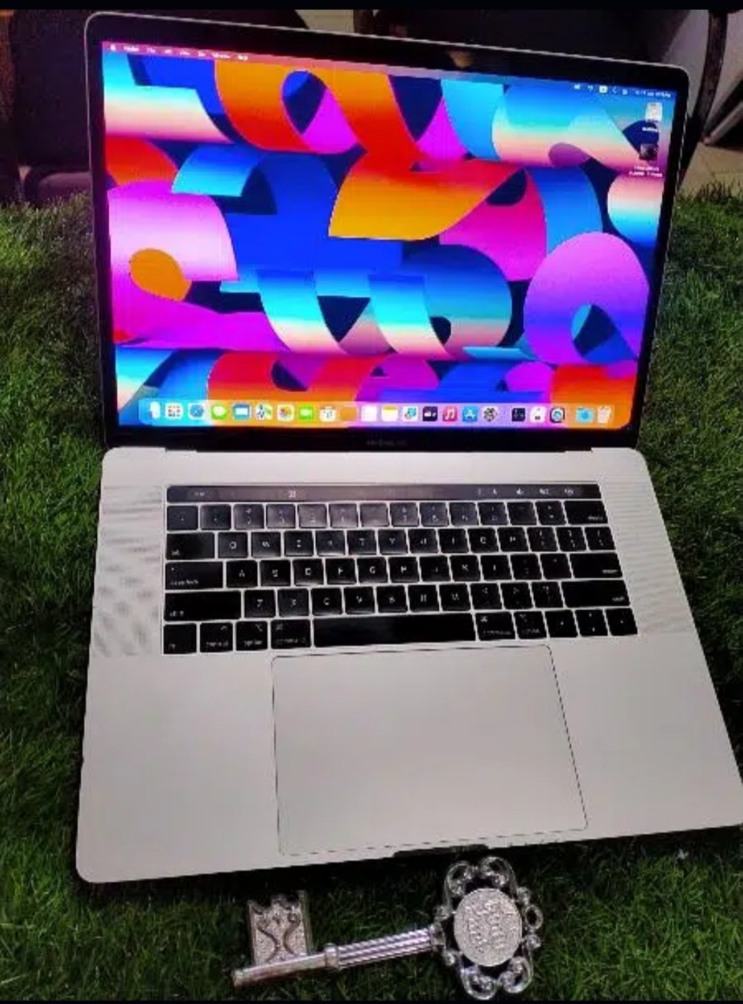 Mazy Kroo Apple MacBook Pro 2019 15″ Intel core i7