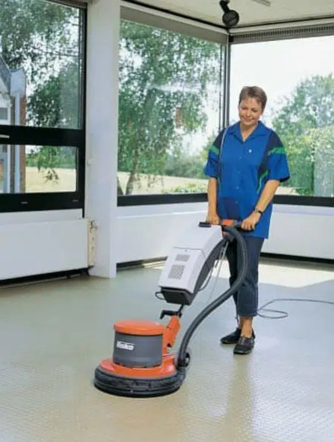 Tile and marble floor cleaning machine