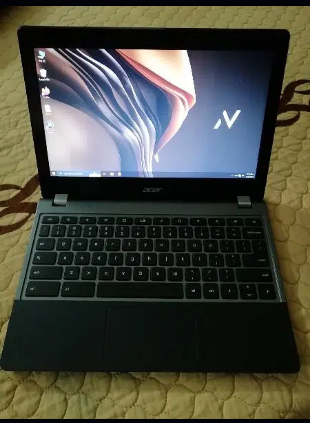 Acer laptop c740 Chromebook windows 10