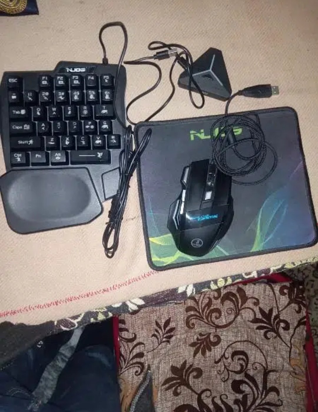 Mobile keyboard and mouse device