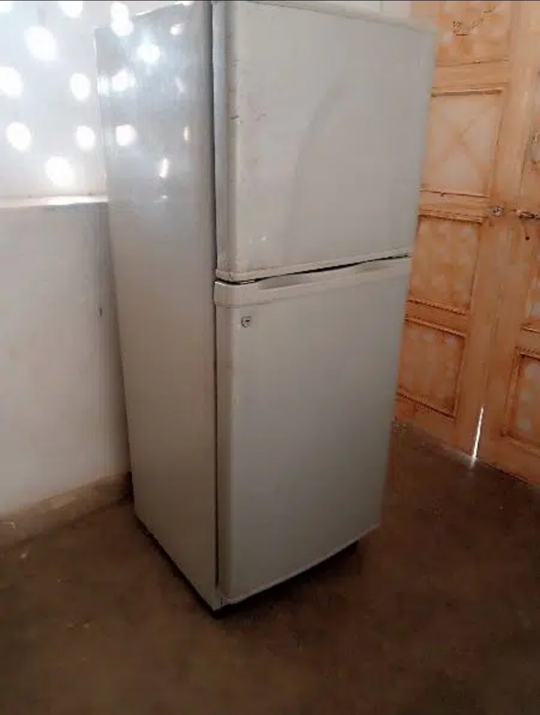 Dawlance fridge,neat for sale