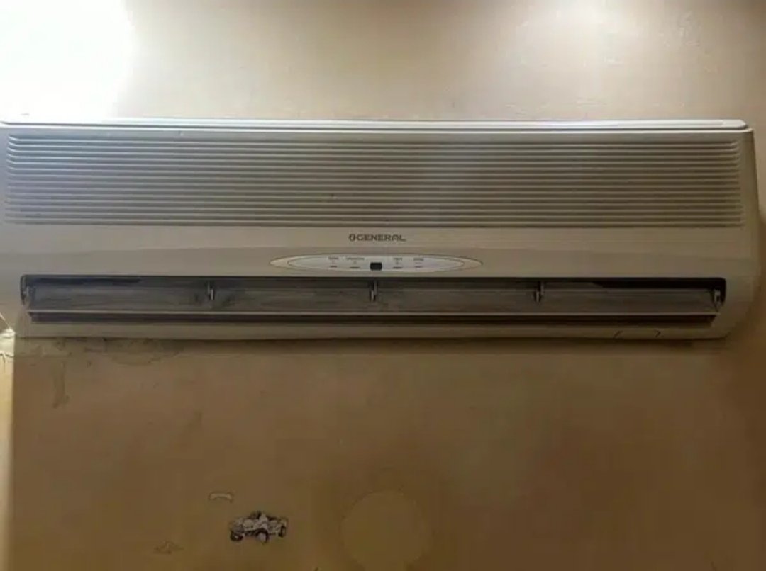 general Ac 1.5 tun non inverter Working slightly used
