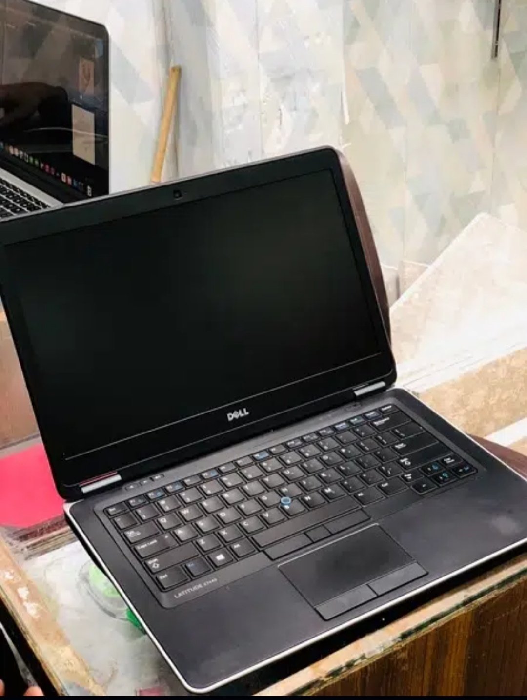 Dell latitude e7440 core i7 4th gen ram 4gb ssd 128gb