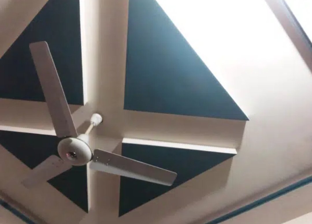 royal fan original. no rapair no any fault good condition