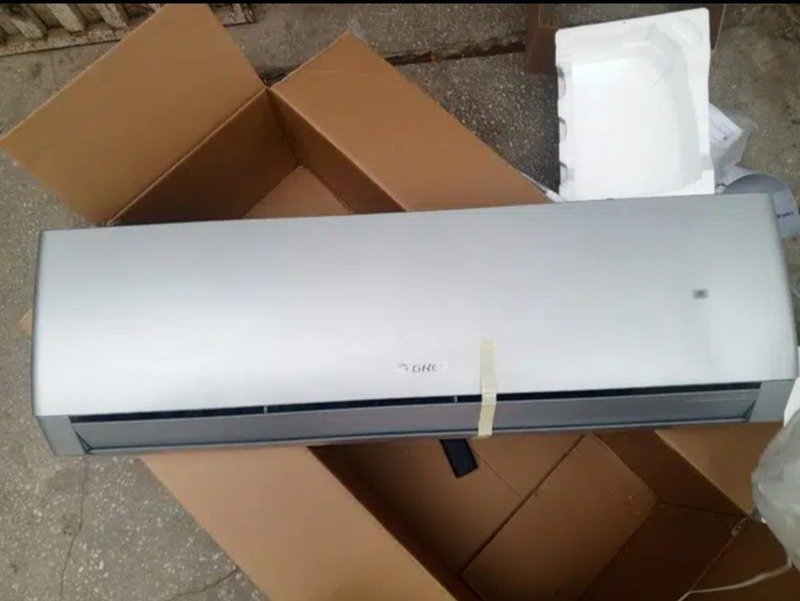 GREE 1 Ton Inverter Split AC GS-18PITH11S (New Model – Silver)