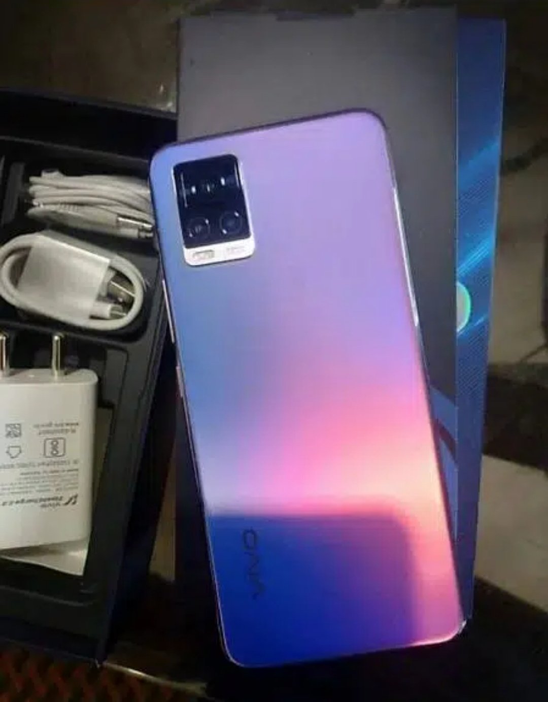 vivo v20 8GB RAM 128 GB memory