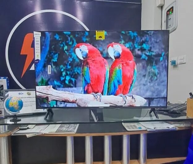 WegaFliX 43 Inches Borderless Smart Led TV Model 2024