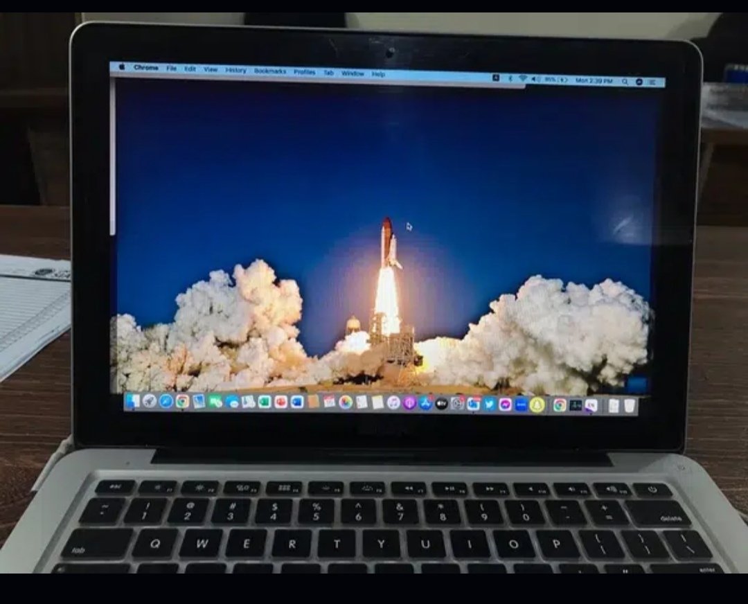 macbook pro 2012 13 inch in excellent condition for sale