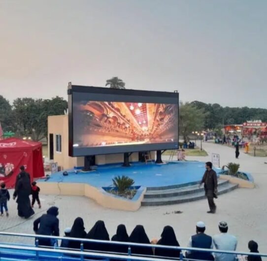 SMD LED SCREENS POLE STREAMERS STANDY