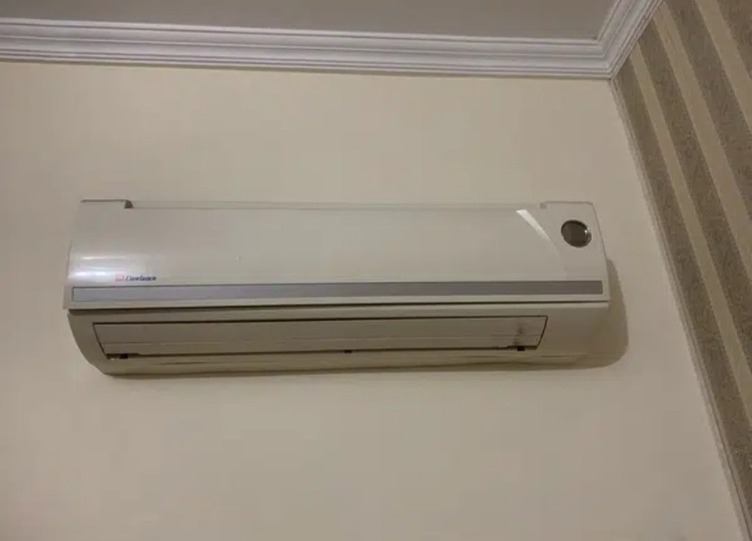 Dawlance 1.5 ton ac company fitted gas