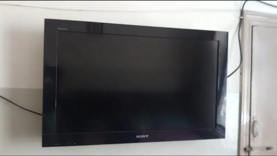 Sony LCD 32 Inches