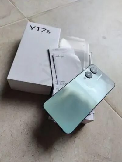 Vivo Y17s with 10 months warranty Green Colour Ram 4gb+4gb Memory128gb