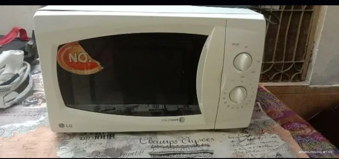 microwave oven