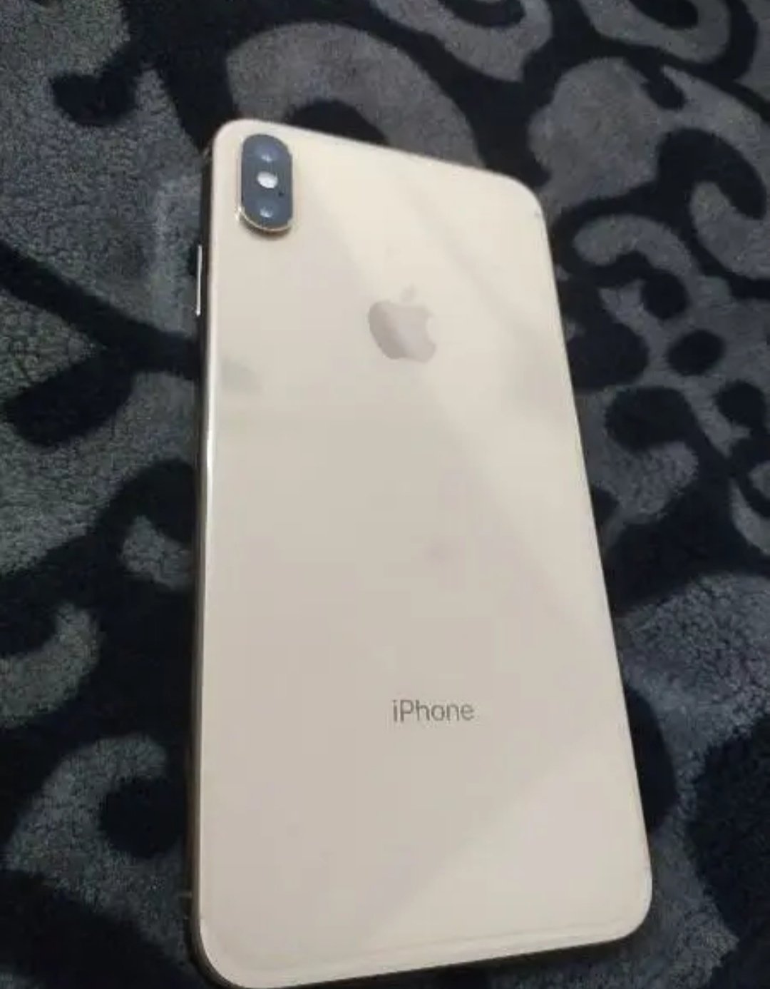 best condition 10 by 10 LLA MODEL 256 – BATTERY health 80%