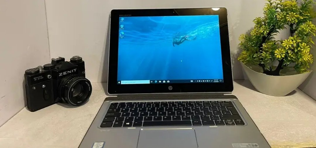 HP EliteBook Laptop i5 8 256