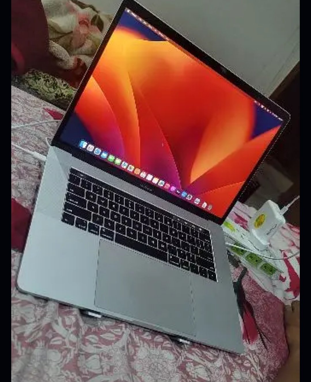 Macbook Pro 2017, 15″, Touch Bar, i7, 16/512, 4Gb garafic card