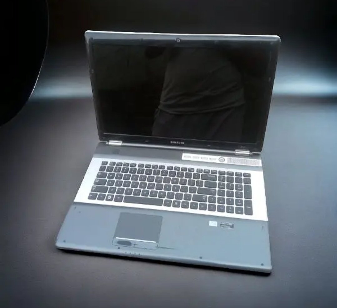 Samsung Laptop Witb Big HD Led And 2Gb Graphics Card