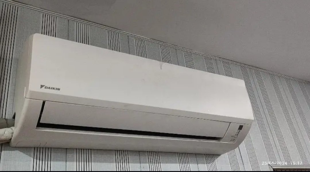 Daikin Non-Inverter 1-Ton AC