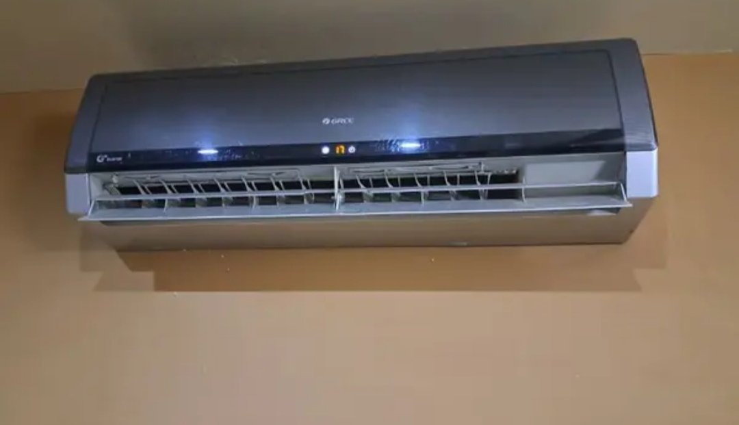 Gree ac invertor gray