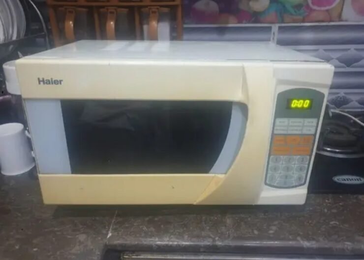Haier 25 ltr medium size microwave oven available