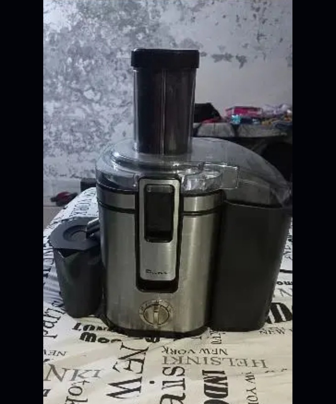 Whole fruit juicer