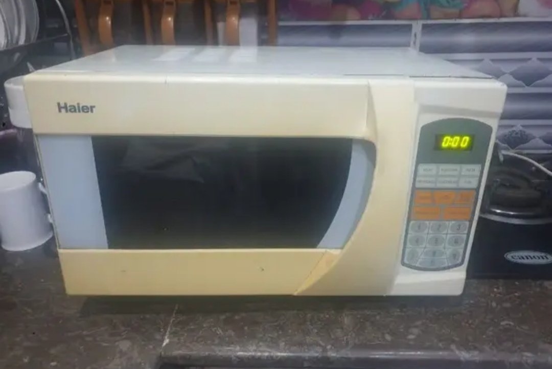 Haier 25 ltr medium size microwave oven available