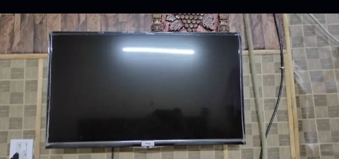 LCD Fon sale 32 inches