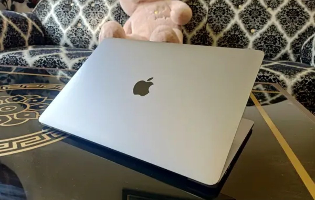 MacBook Pro 2019,Core i7,16GB RAM, 256GB SSD13″Ratina Disply