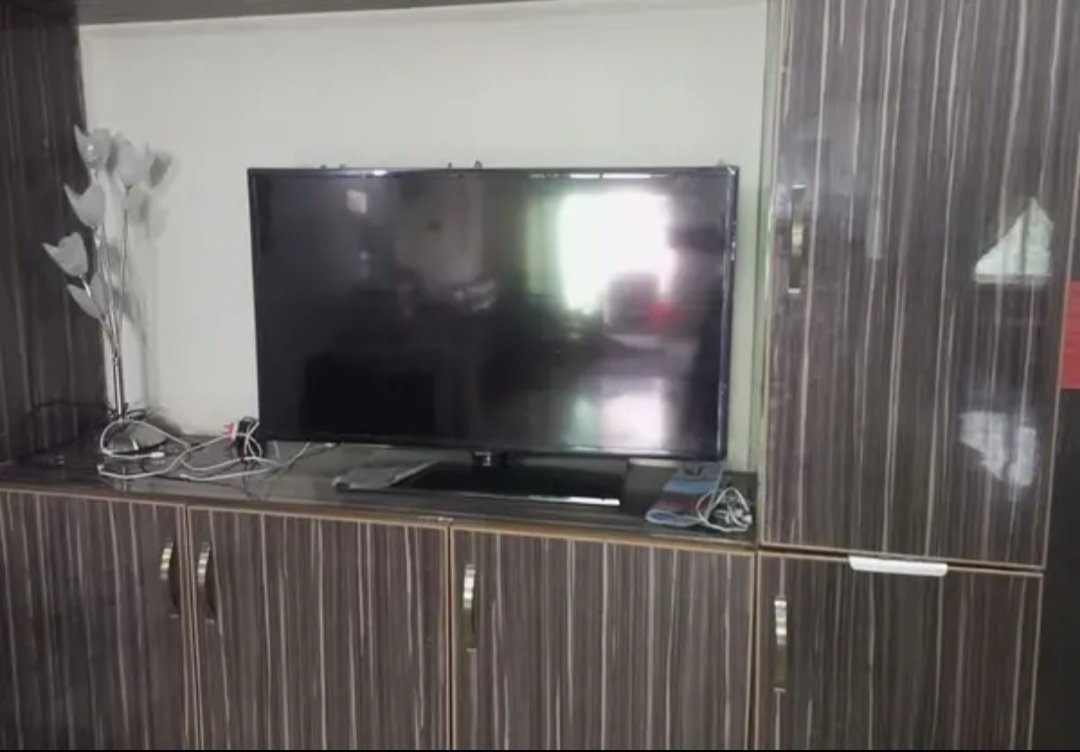 40 inch LED TV
