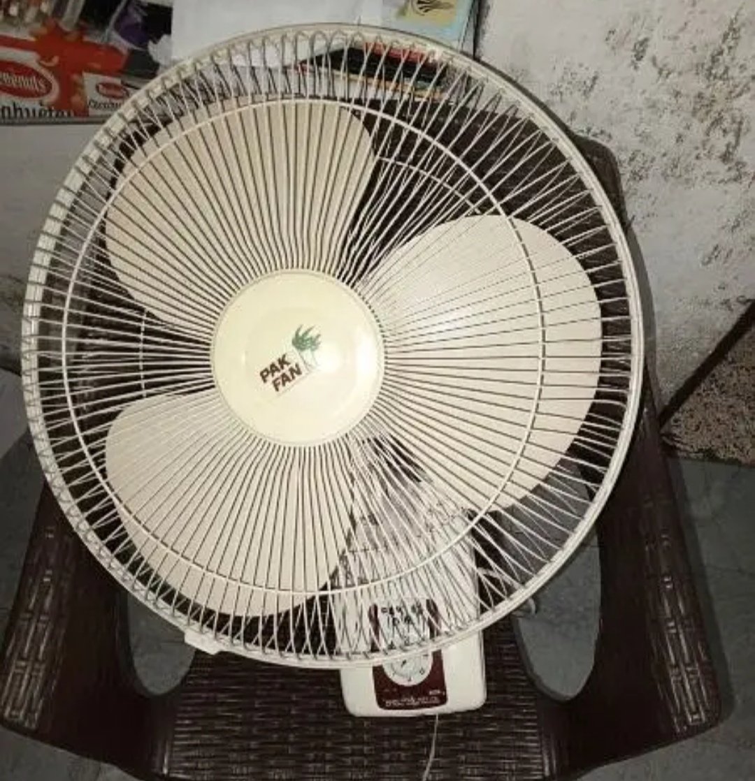 bracket fan
