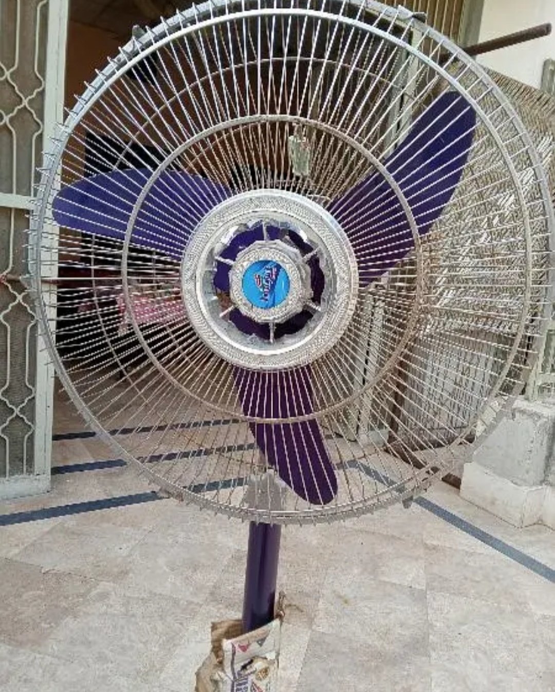 12 volt solar padestal fan