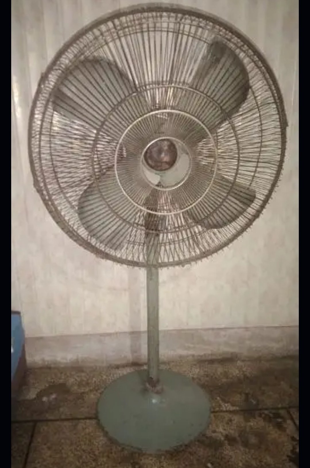 fan achaa hai