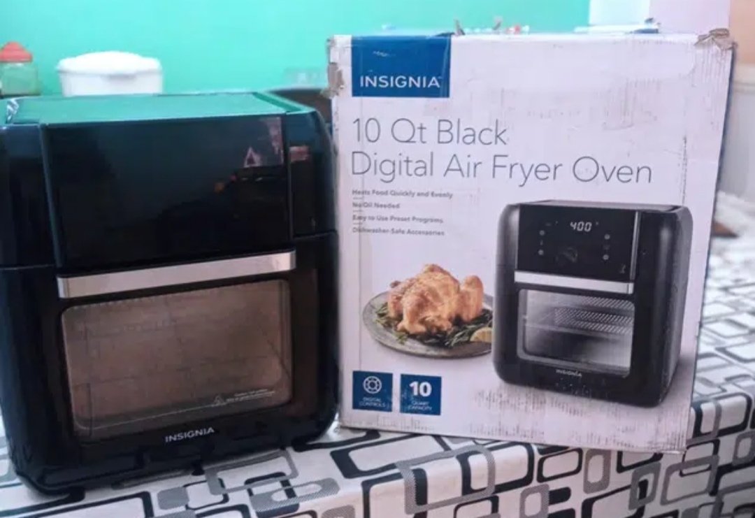 Insignia 10QT Black Digital Air Fryer Oven