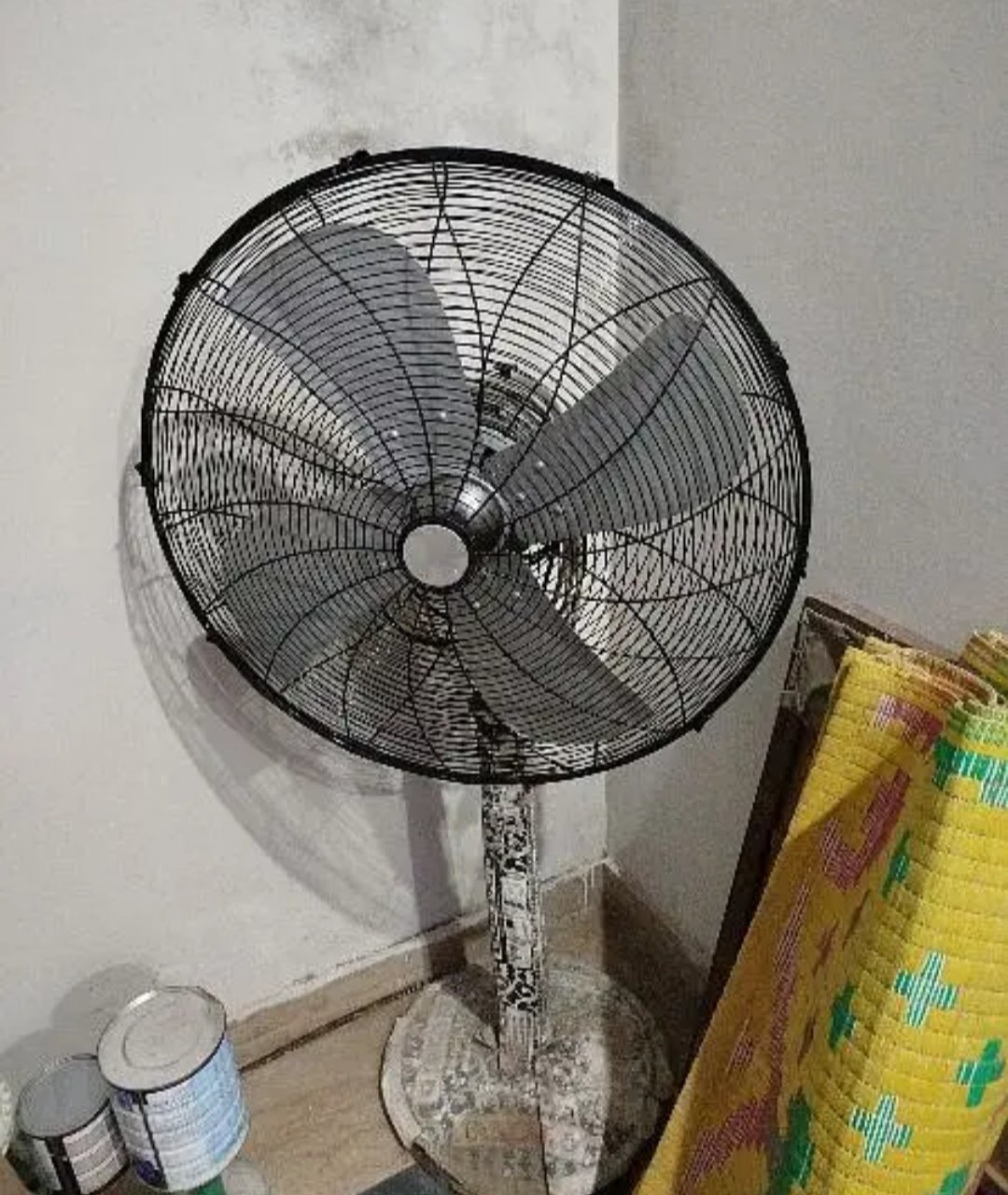 Toyo 105W pedestal fan