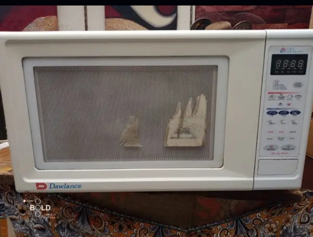 original Dawlance microwave oven in excellent condition for sale